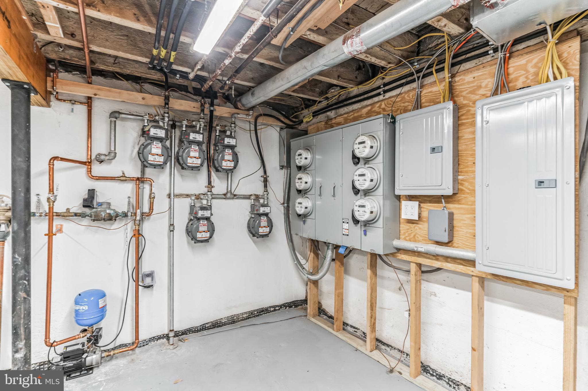 WASHINGTON SQ WEST - Commercial Sale