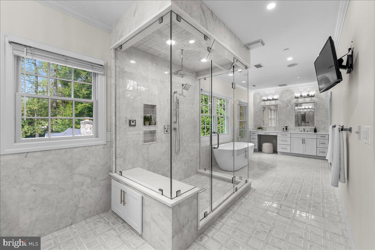 POTOMAC OUTSIDE - Residential