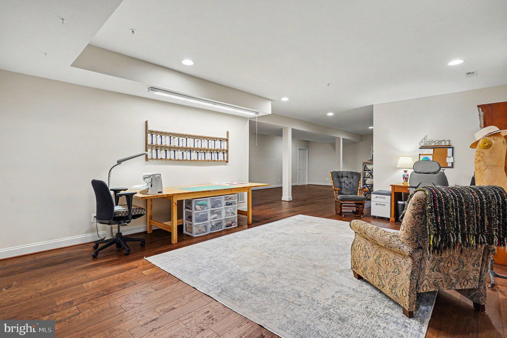 AINSLEY FOREST - Residential