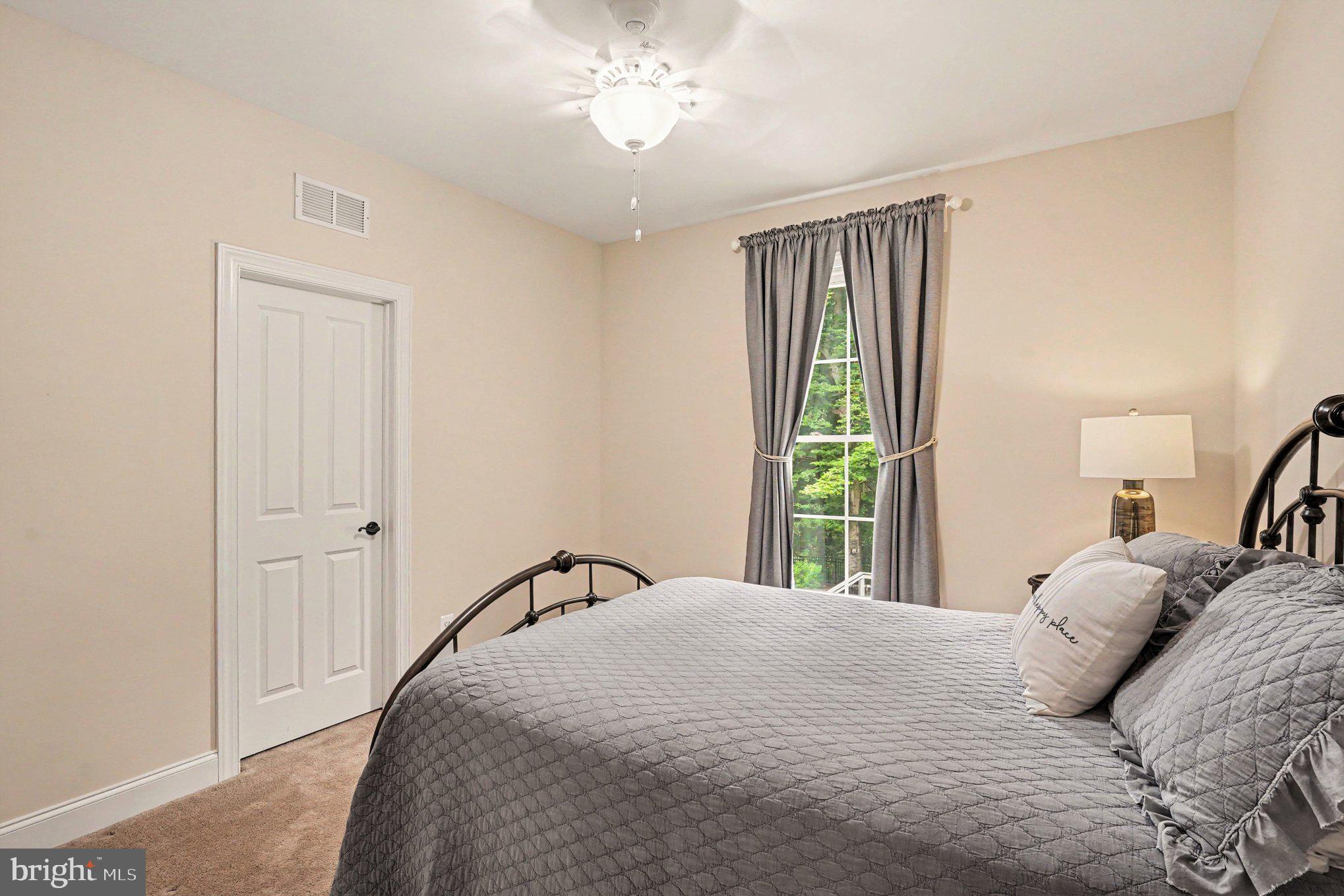 AINSLEY FOREST - Residential