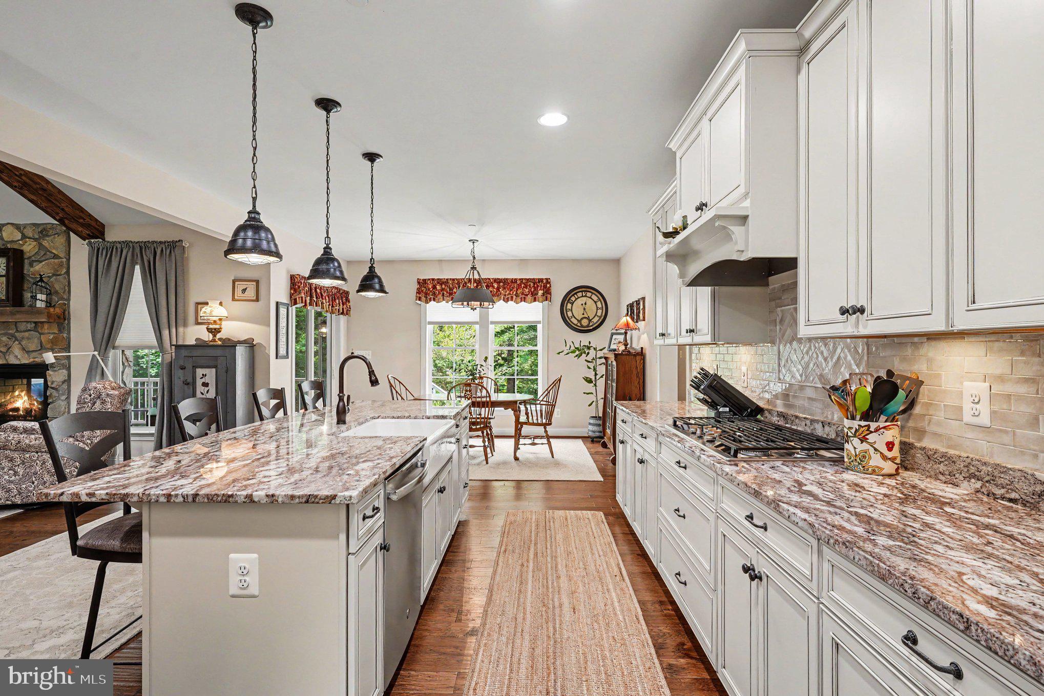 AINSLEY FOREST - Residential