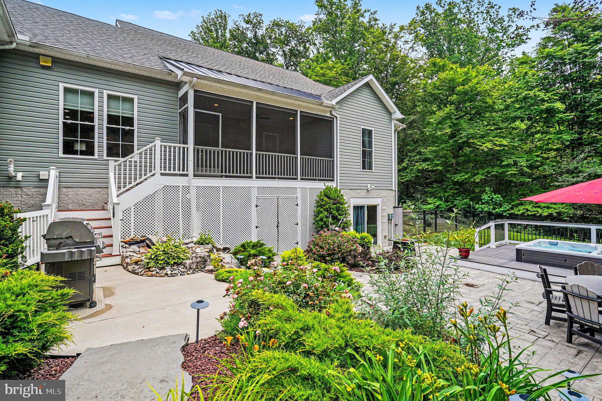 AINSLEY FOREST - Residential