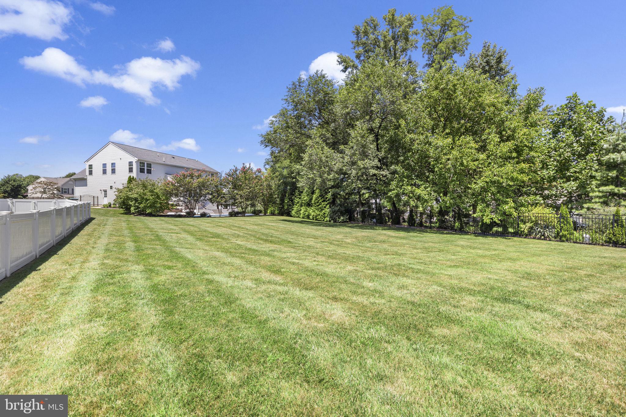 ABINGDON MANOR POINT - Residential