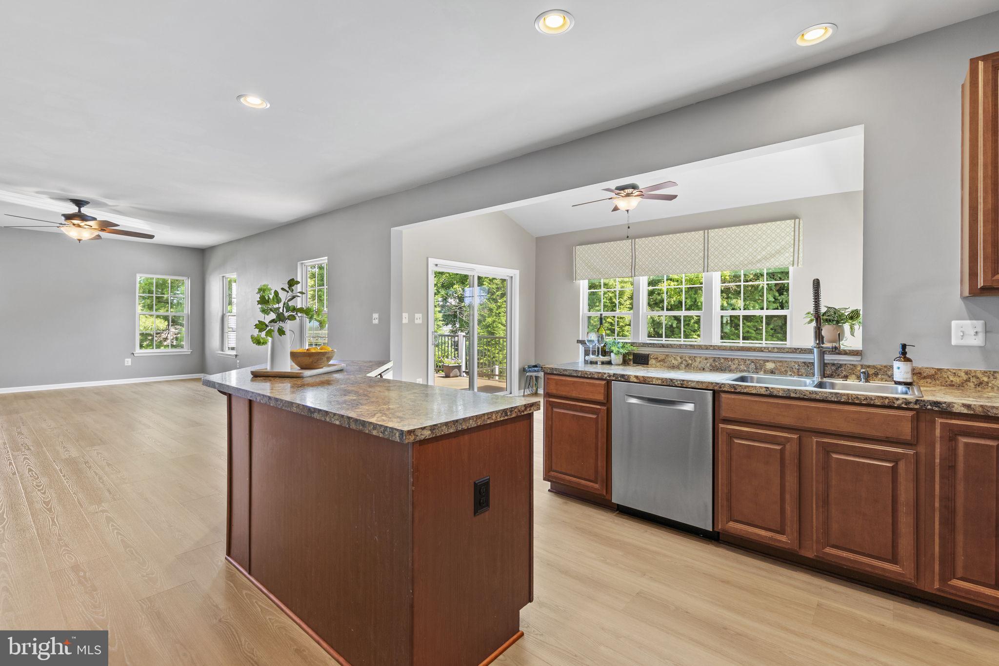 ABINGDON MANOR POINT - Residential