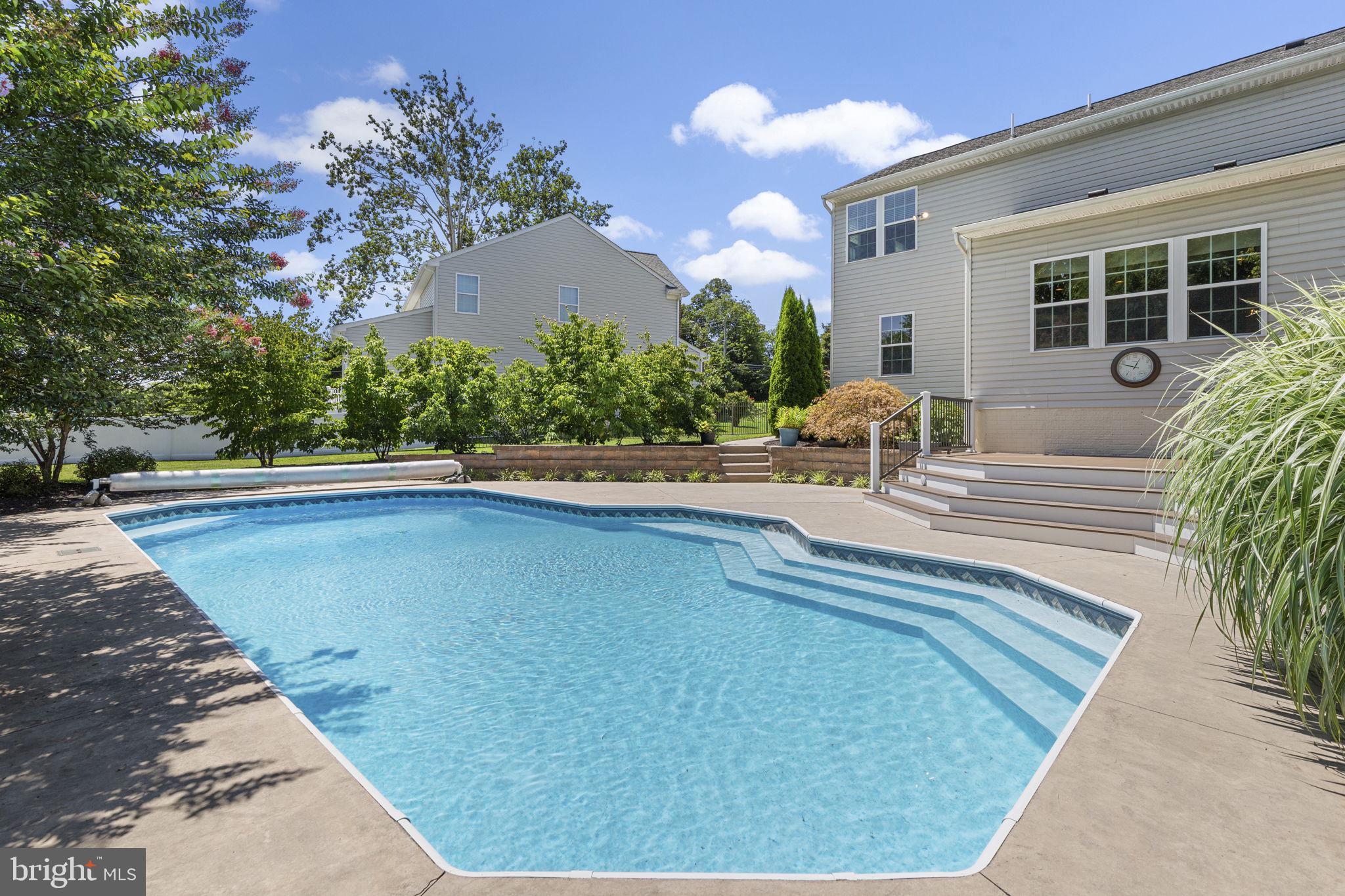 ABINGDON MANOR POINT - Residential