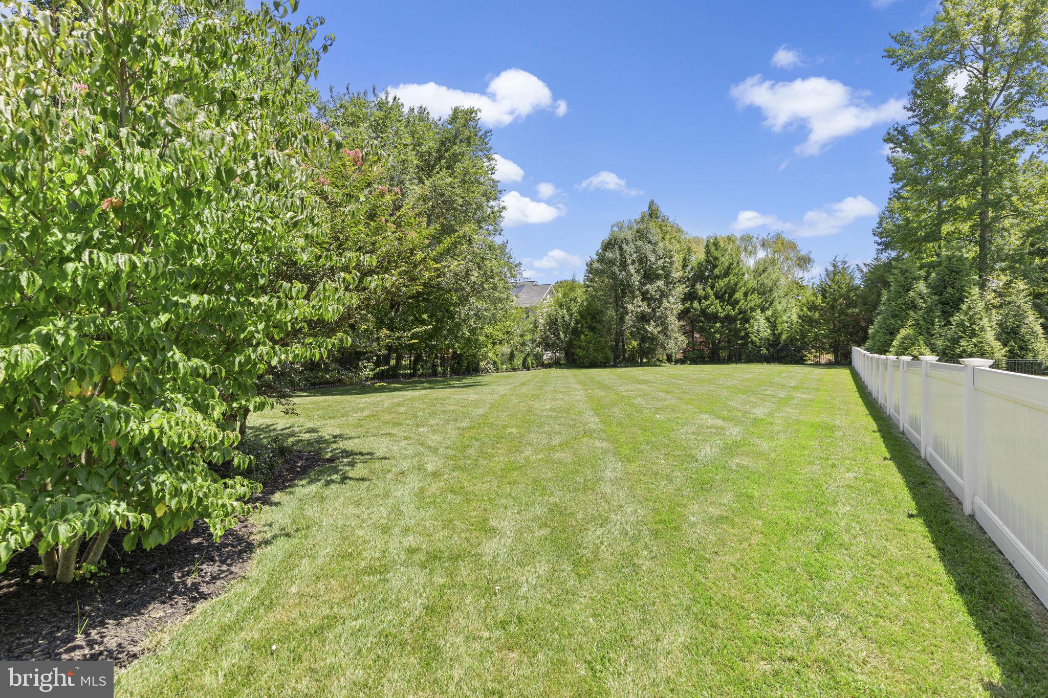 ABINGDON MANOR POINT - Residential
