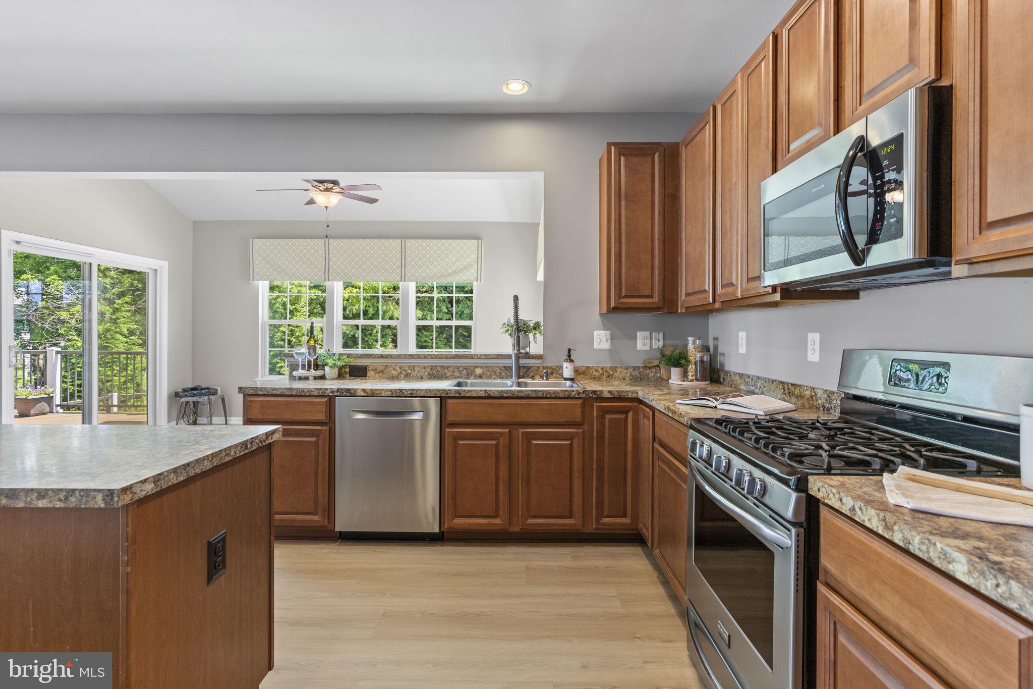 ABINGDON MANOR POINT - Residential