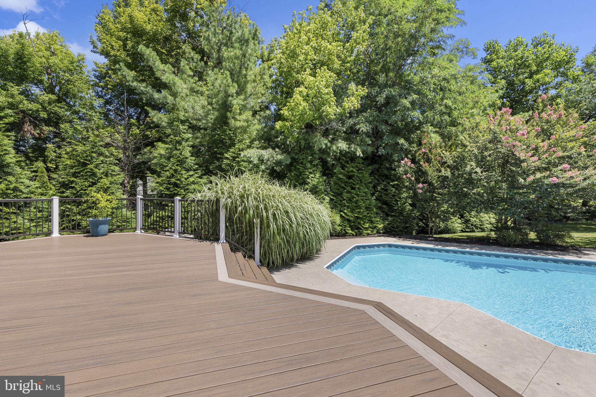 ABINGDON MANOR POINT - Residential