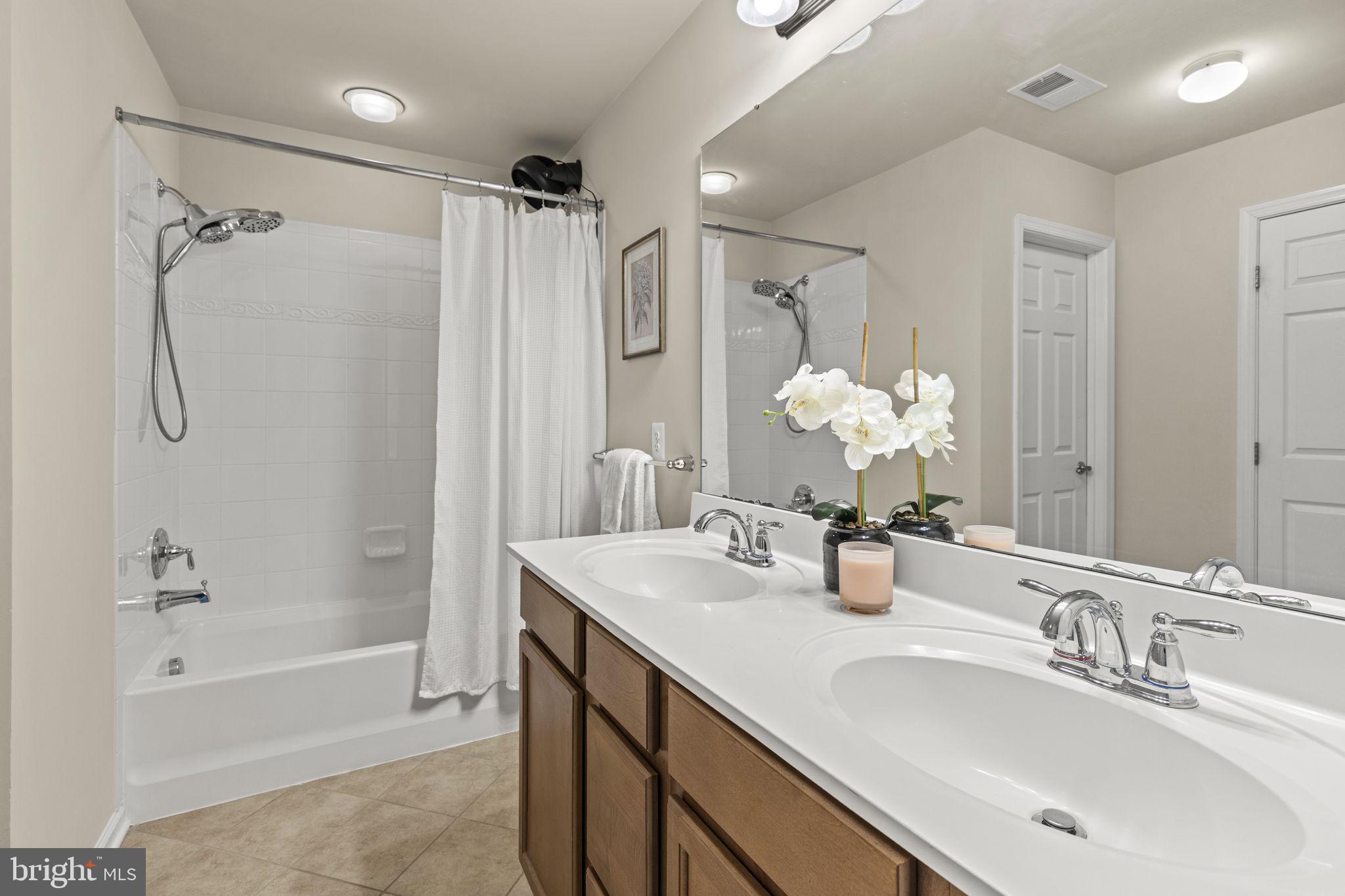 ABINGDON MANOR POINT - Residential