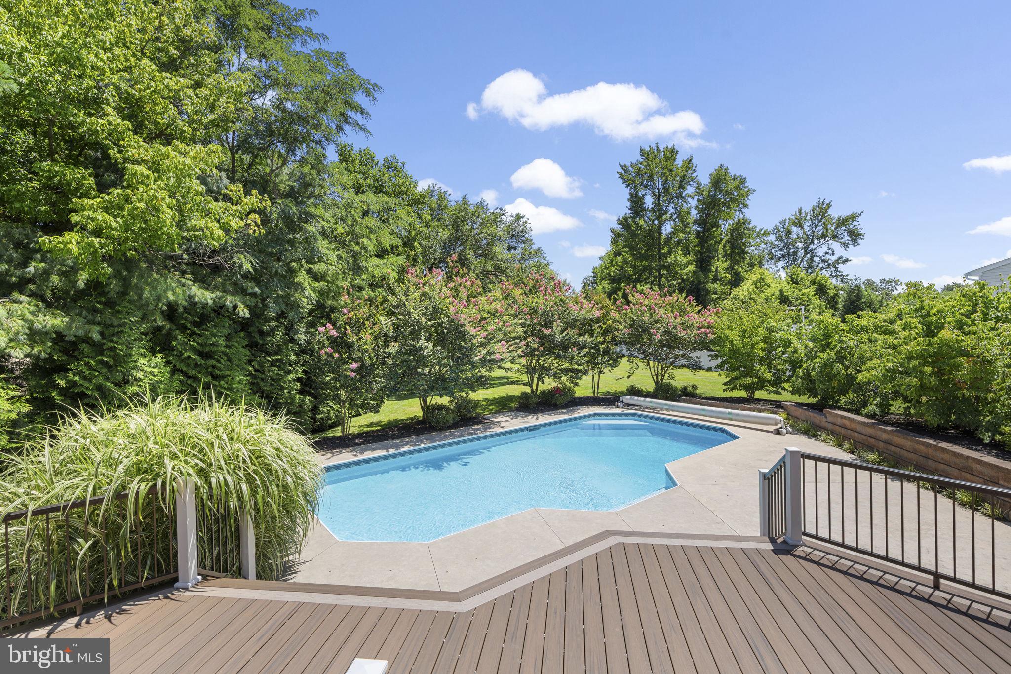 ABINGDON MANOR POINT - Residential