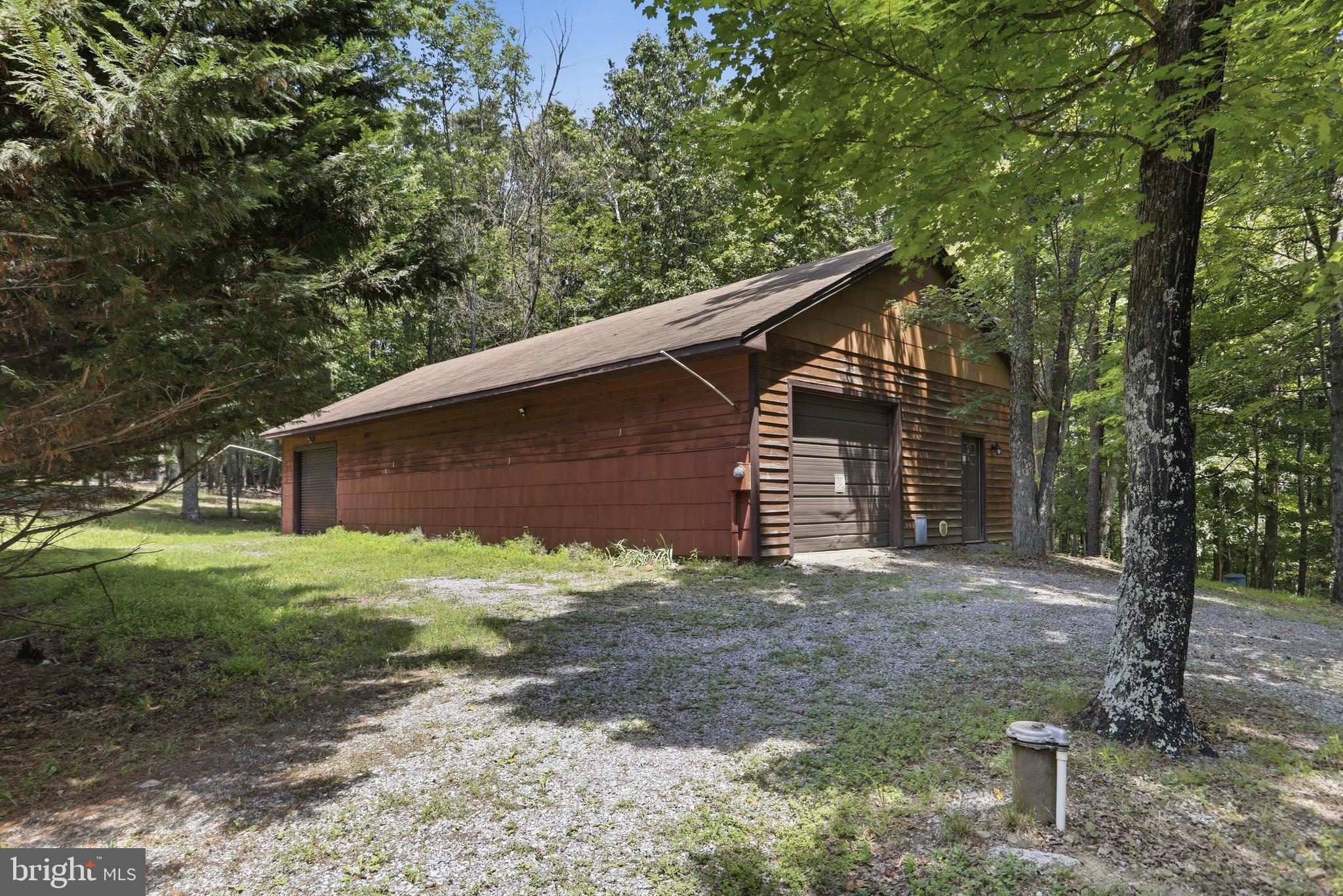BEAVER DAM WOODS - Residential