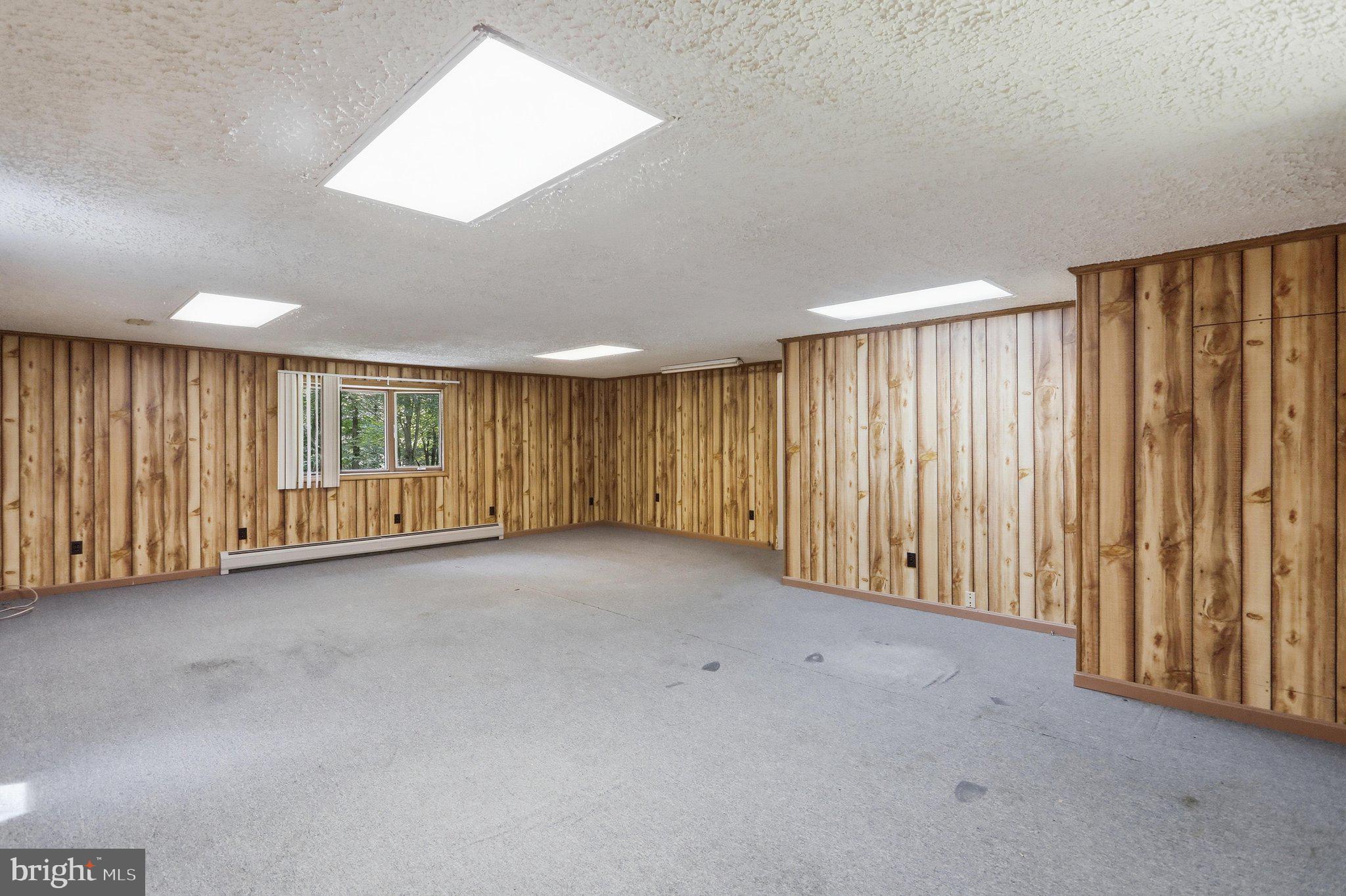 BEAVER DAM WOODS - Residential