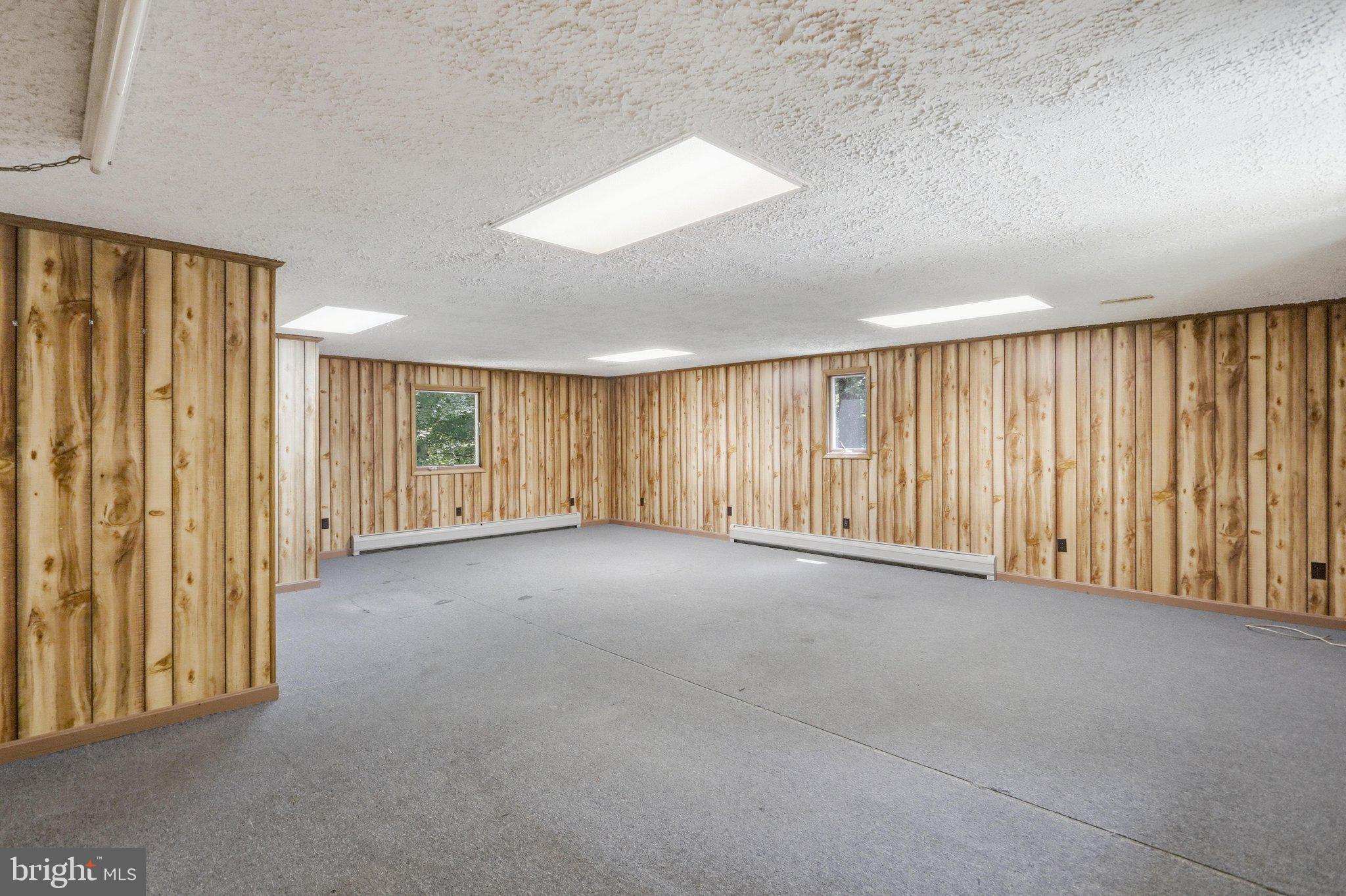 BEAVER DAM WOODS - Residential