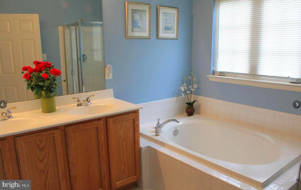 VILLAGES OF URBANA - Residential Lease