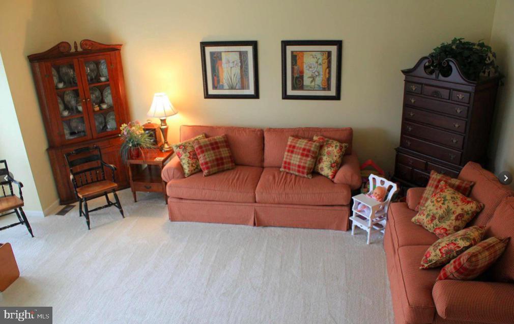 VILLAGES OF URBANA - Residential Lease