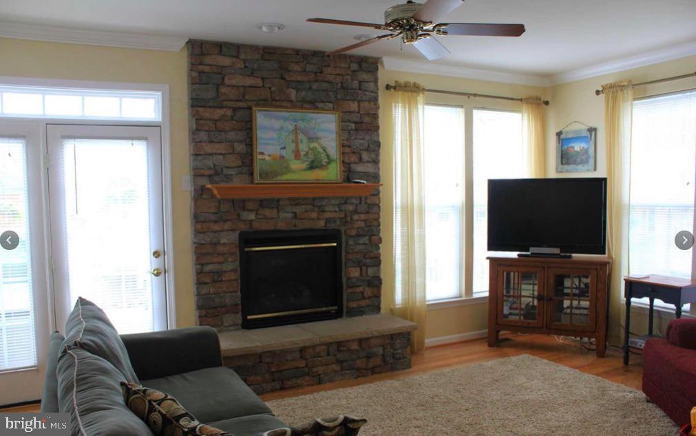 VILLAGES OF URBANA - Residential Lease