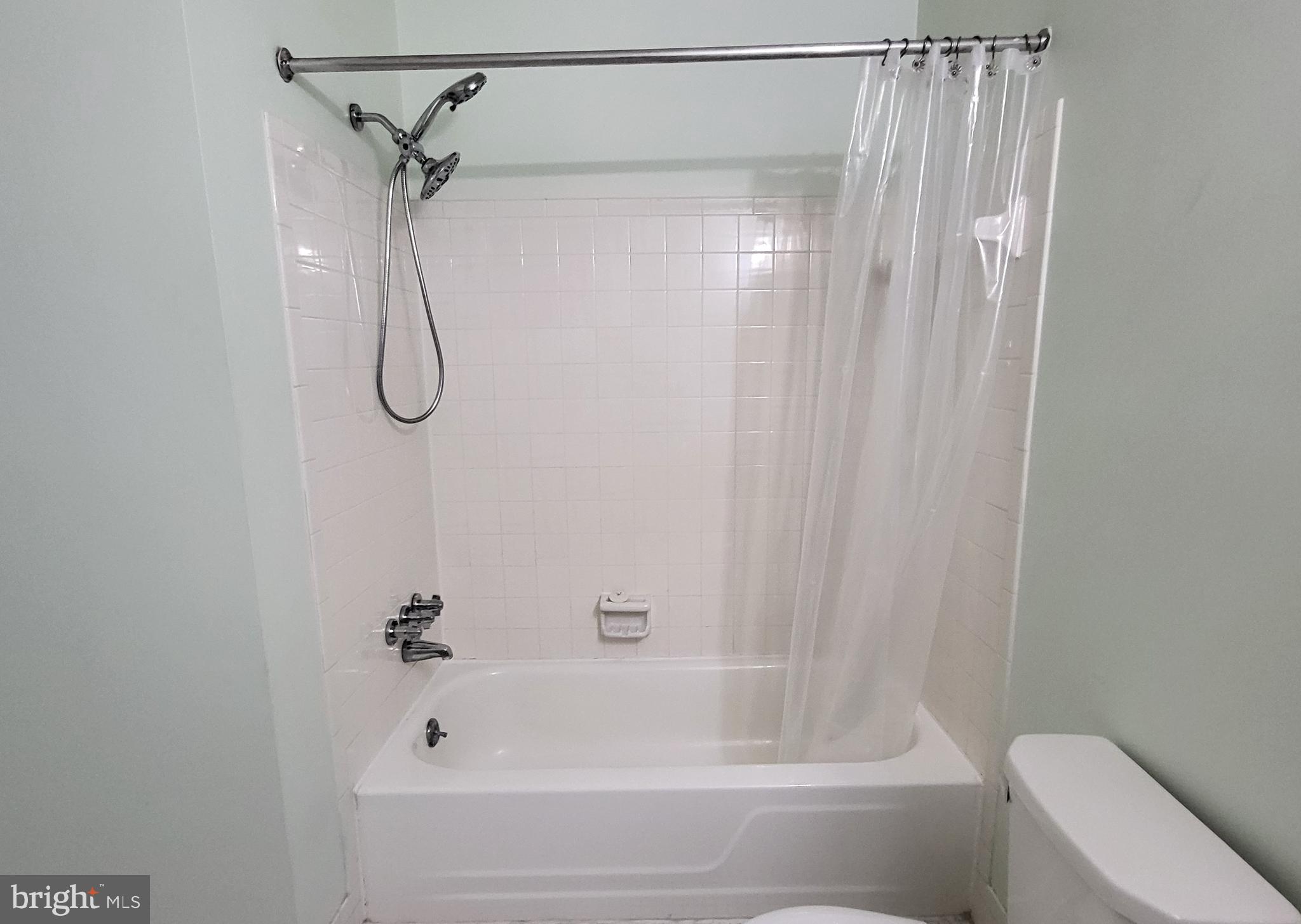 VALLEYBROOK - Residential Lease