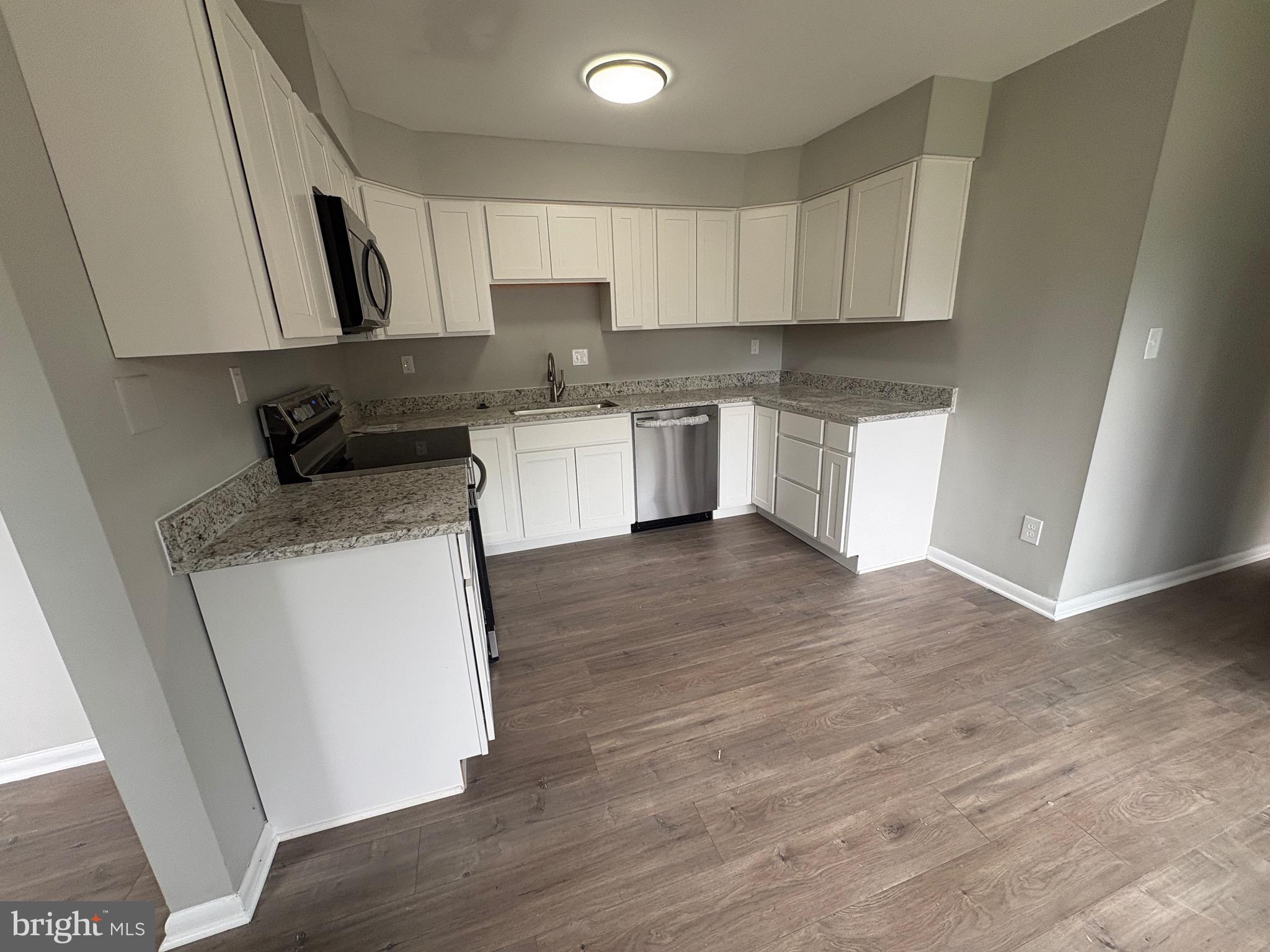 QUEENS PARK - Residential