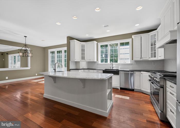 THE ENCLAVE - Residential