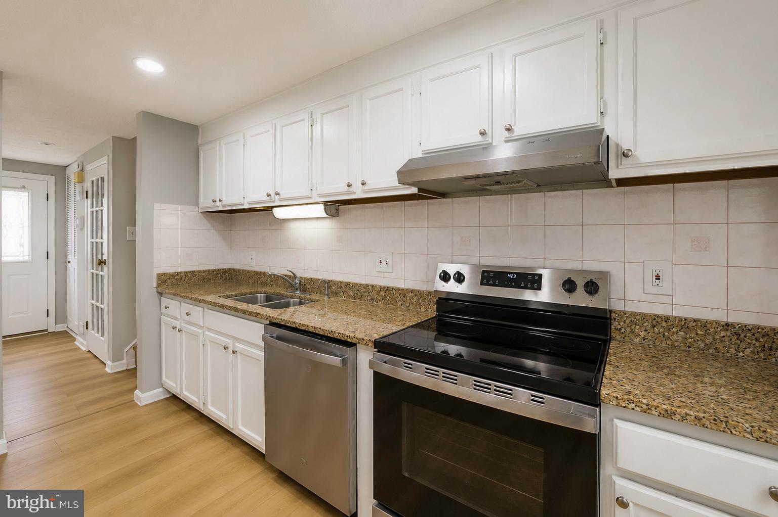 WOODBRIDGE VALLEY - Residential