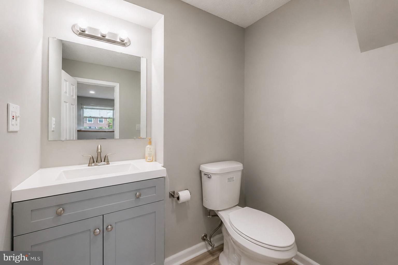 WOODBRIDGE VALLEY - Residential