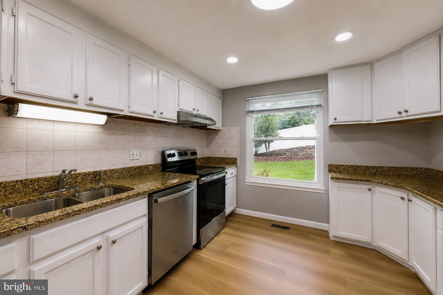 WOODBRIDGE VALLEY - Residential