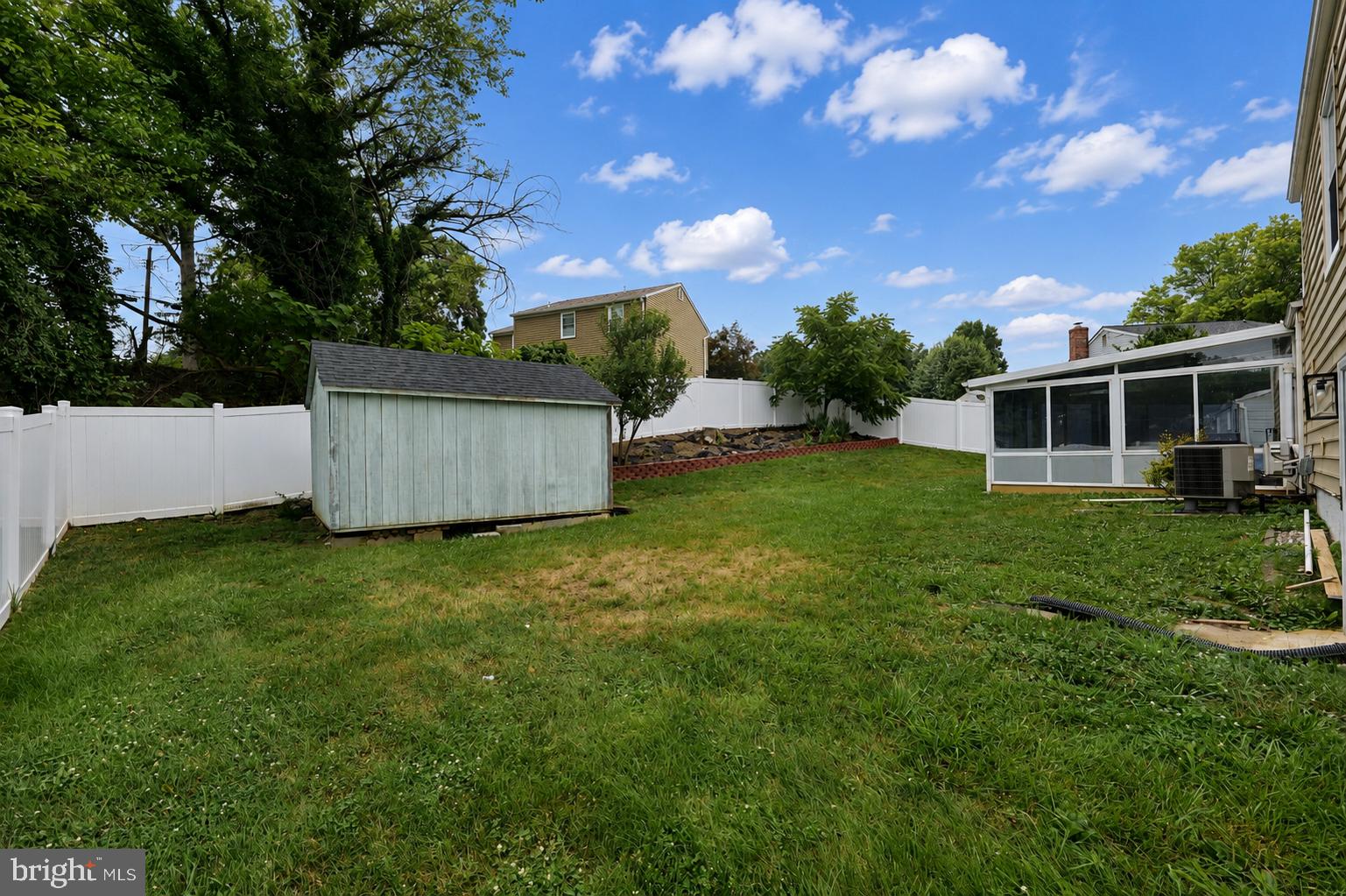 WOODBRIDGE VALLEY - Residential