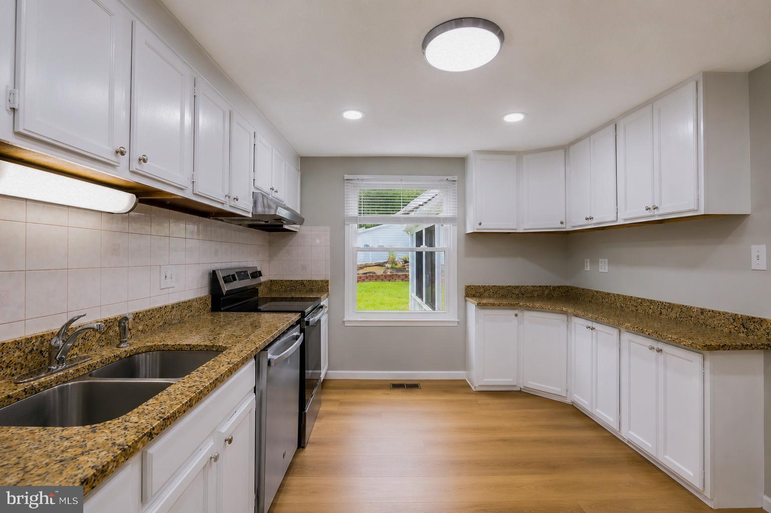 WOODBRIDGE VALLEY - Residential