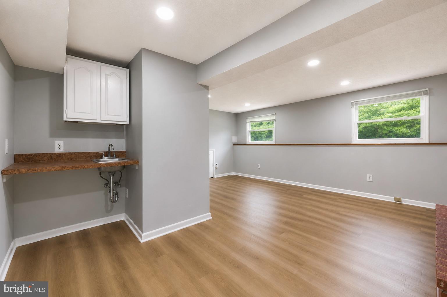 WOODBRIDGE VALLEY - Residential