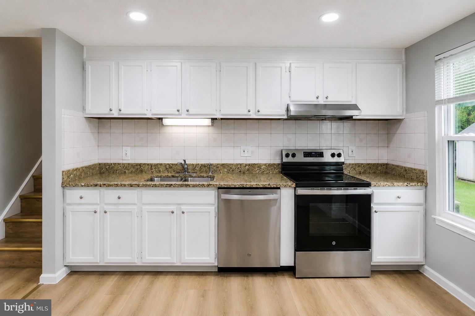 WOODBRIDGE VALLEY - Residential