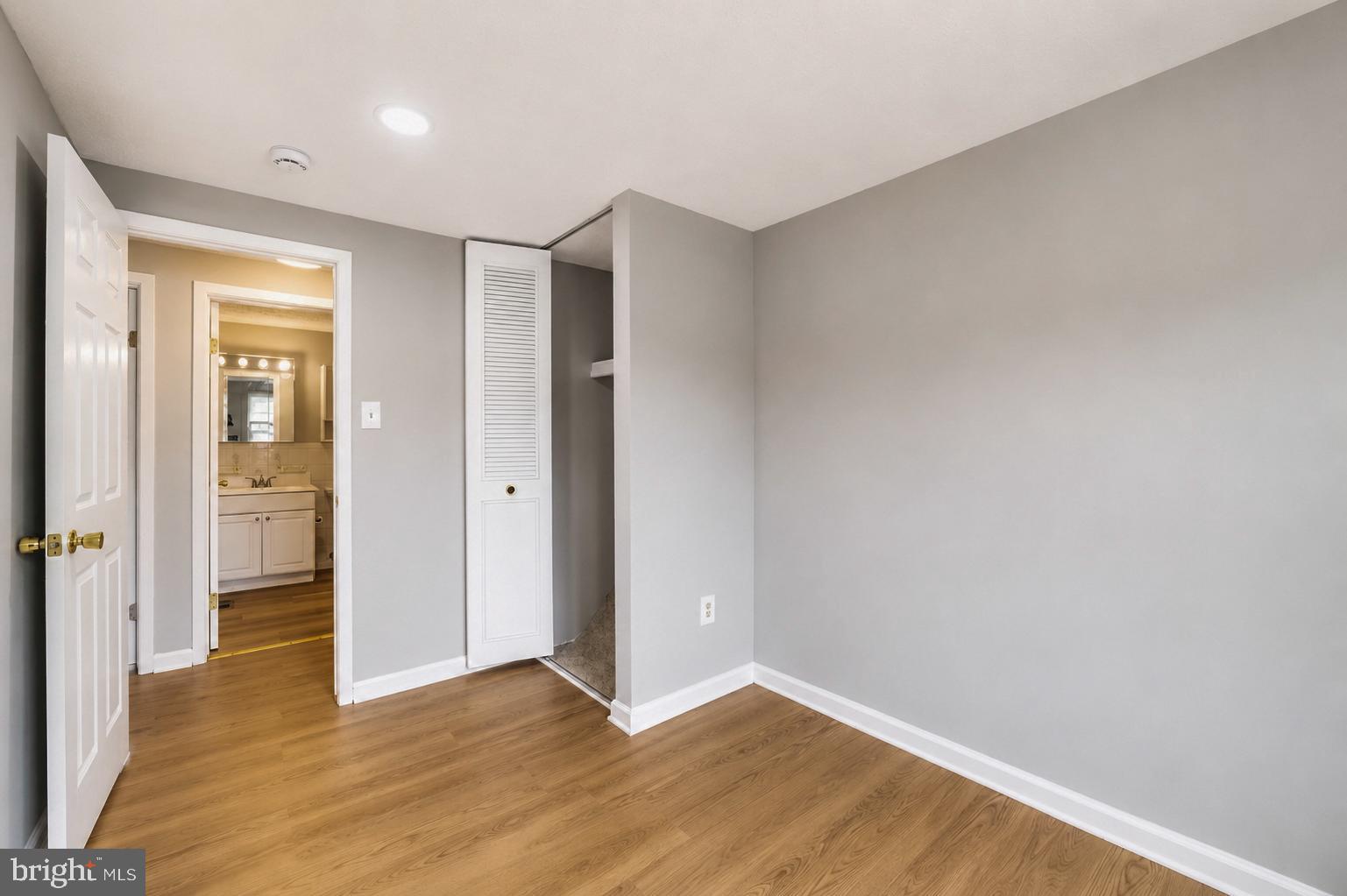 WOODBRIDGE VALLEY - Residential