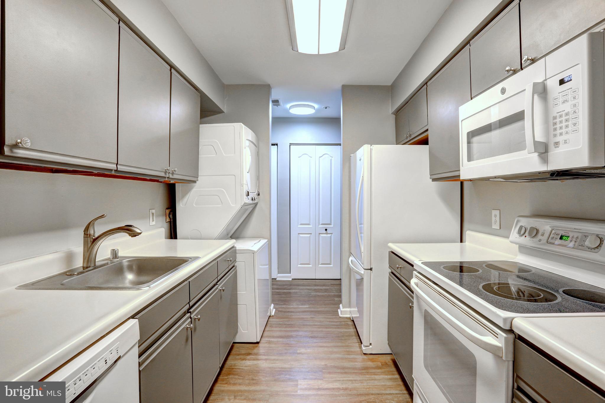 VILLAGE OF MONTGOMERY RUN - Residential