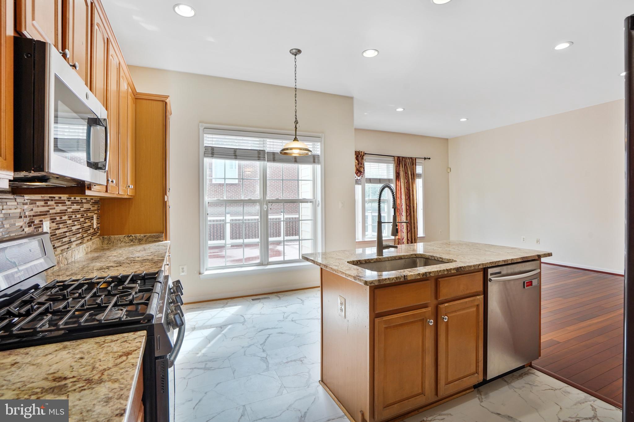 GREAT OAK - Residential Lease
