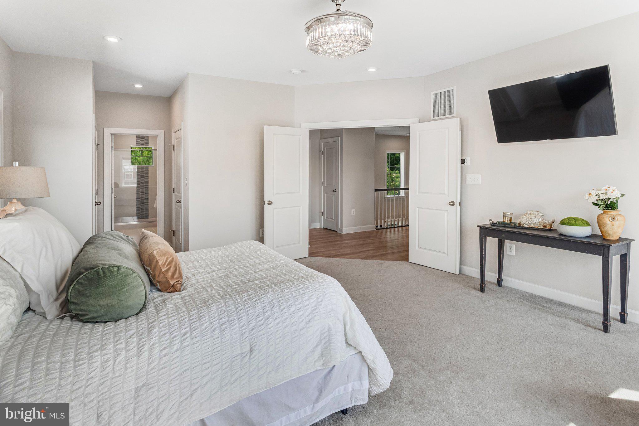 LAUREL HILLS CROSSING - Residential