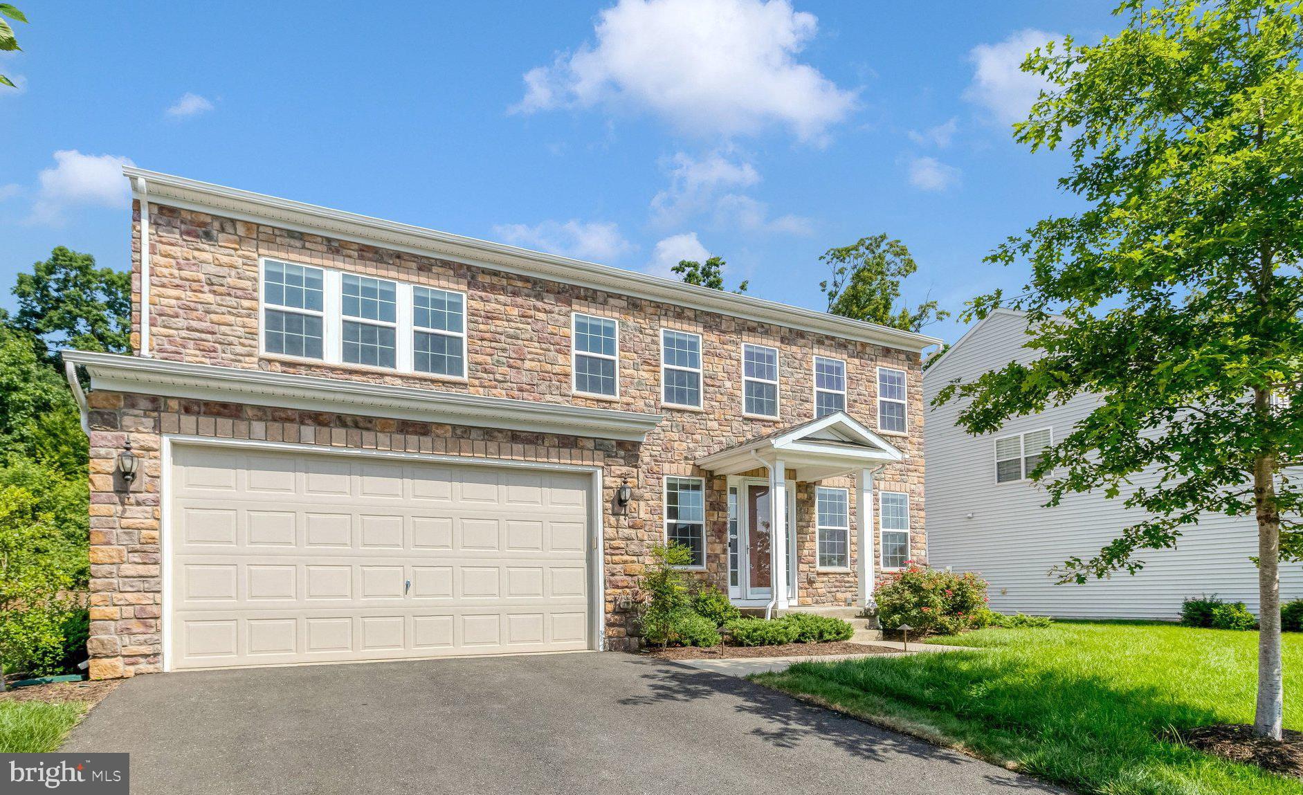 LAUREL HILLS CROSSING - Residential