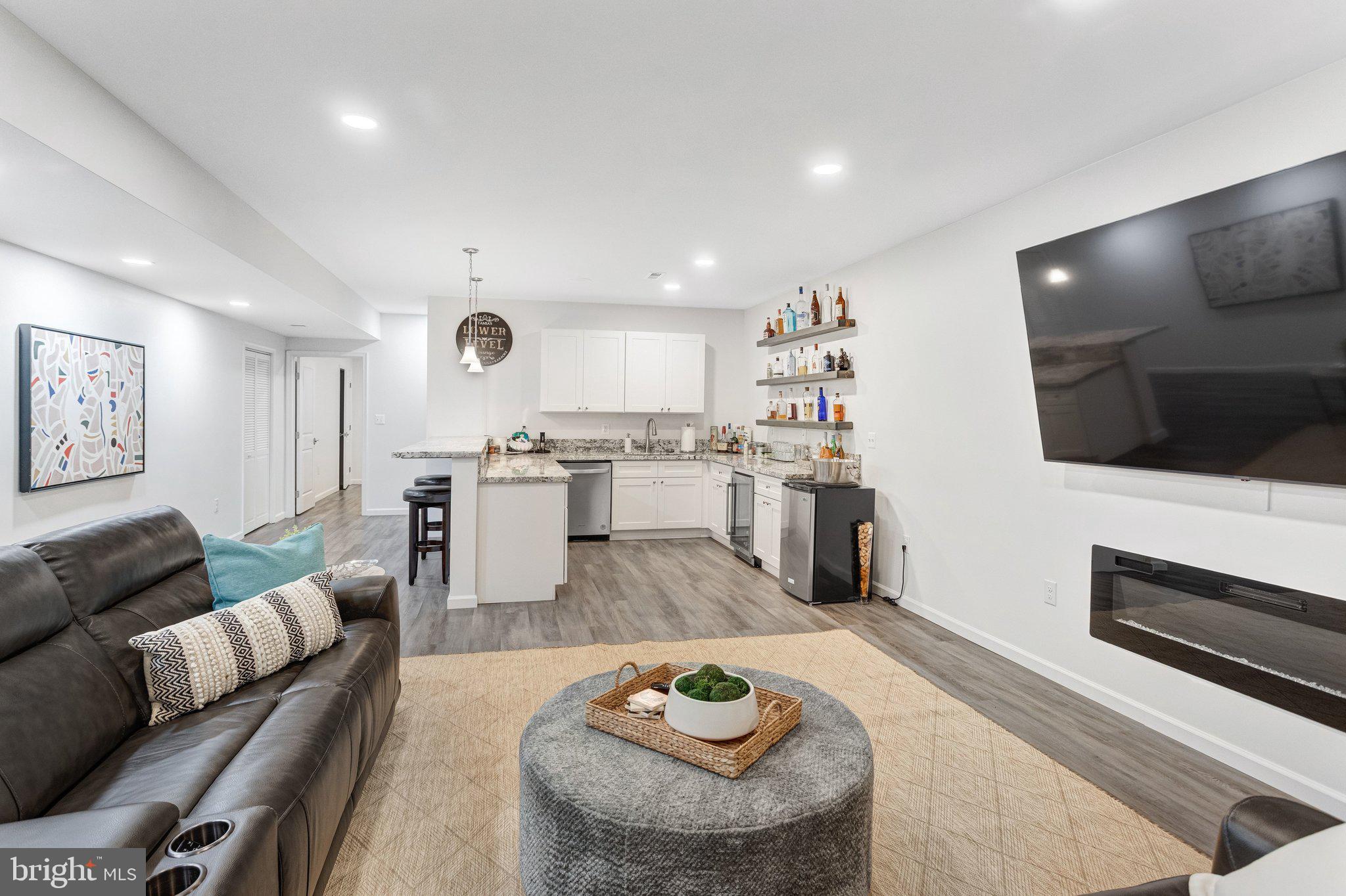 LAUREL HILLS CROSSING - Residential