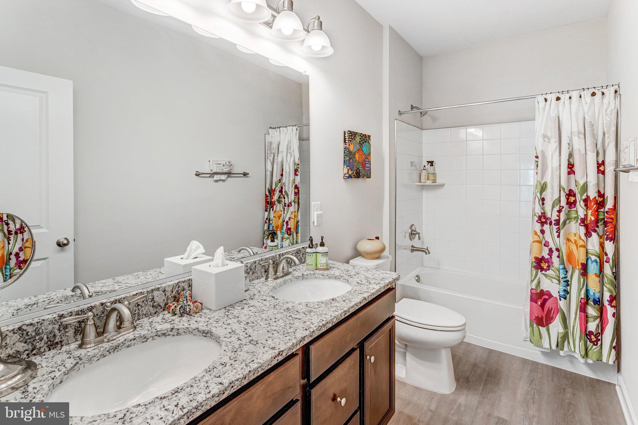LAUREL HILLS CROSSING - Residential