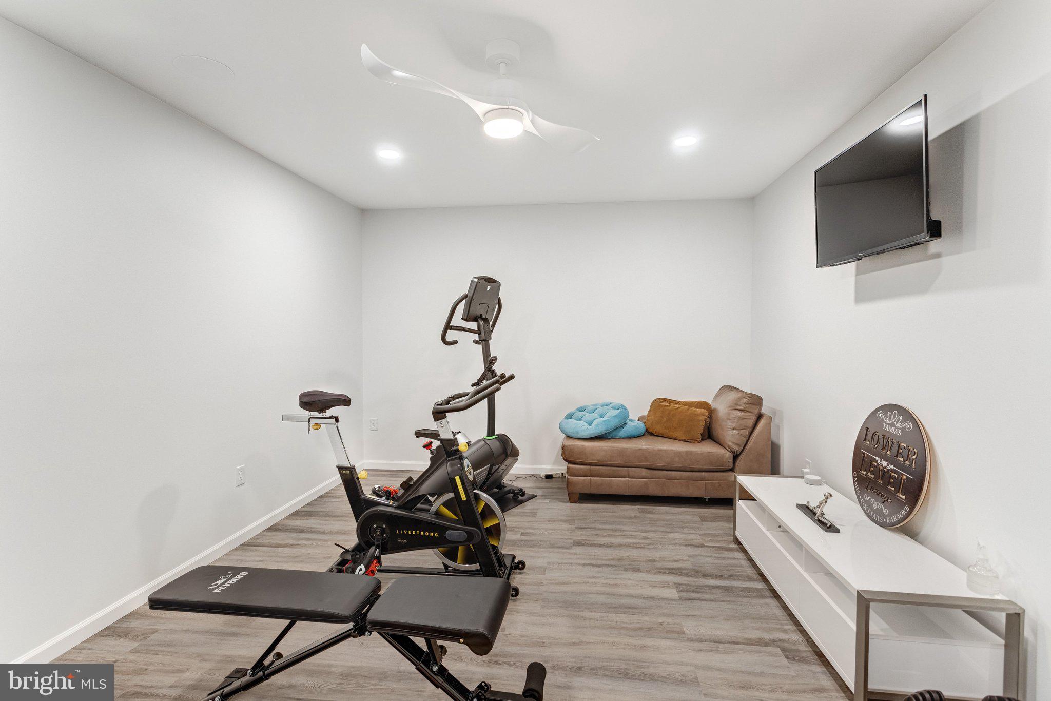 LAUREL HILLS CROSSING - Residential