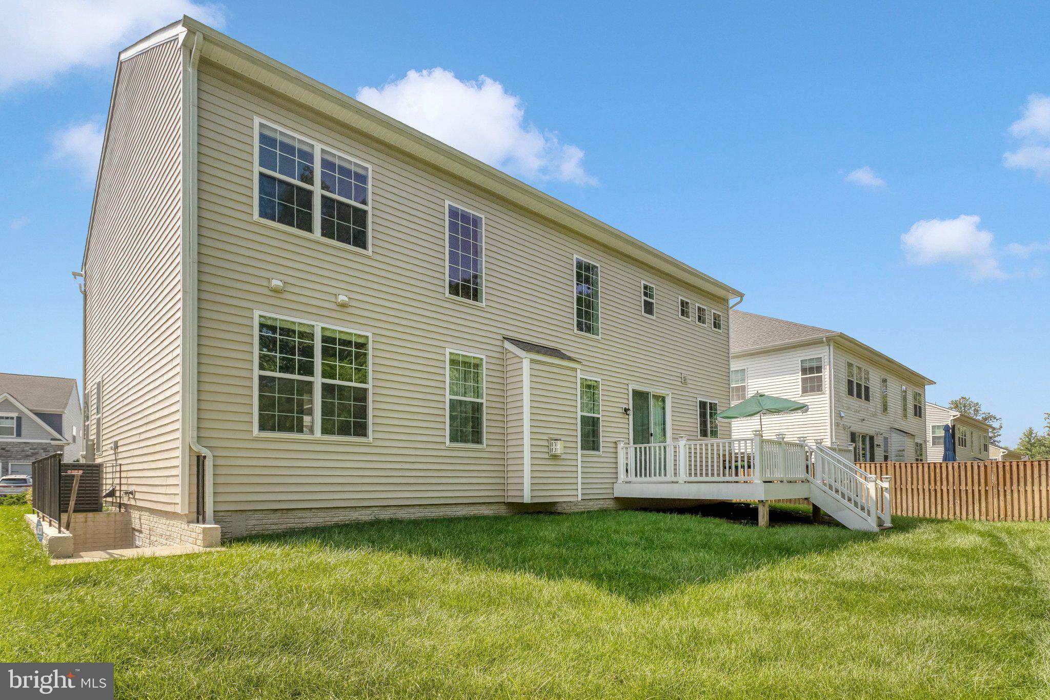 LAUREL HILLS CROSSING - Residential