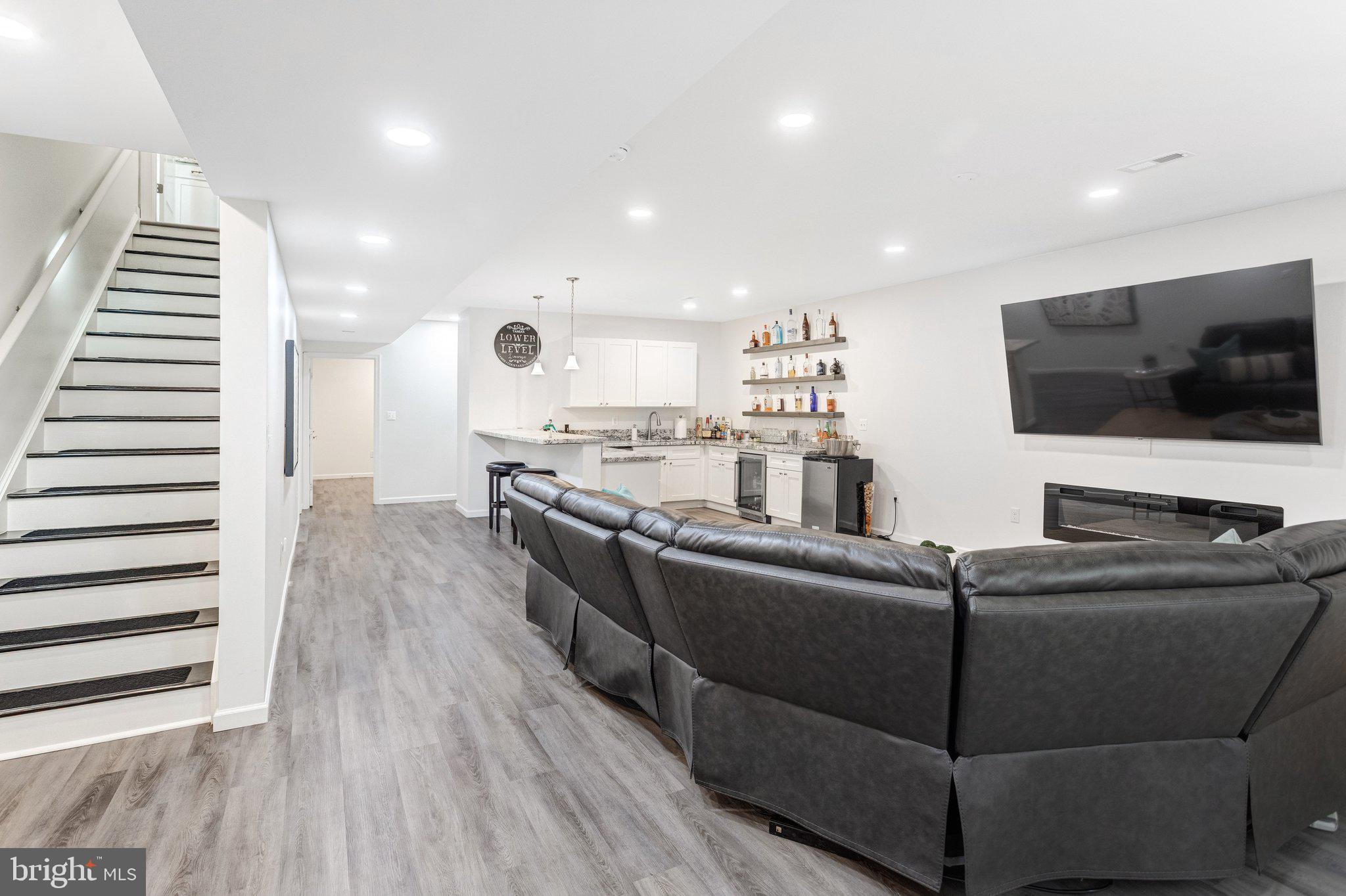 LAUREL HILLS CROSSING - Residential