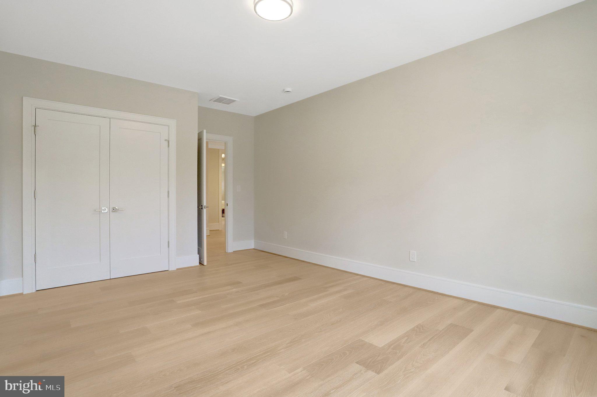 LEEWAY OVERLEE - Residential
