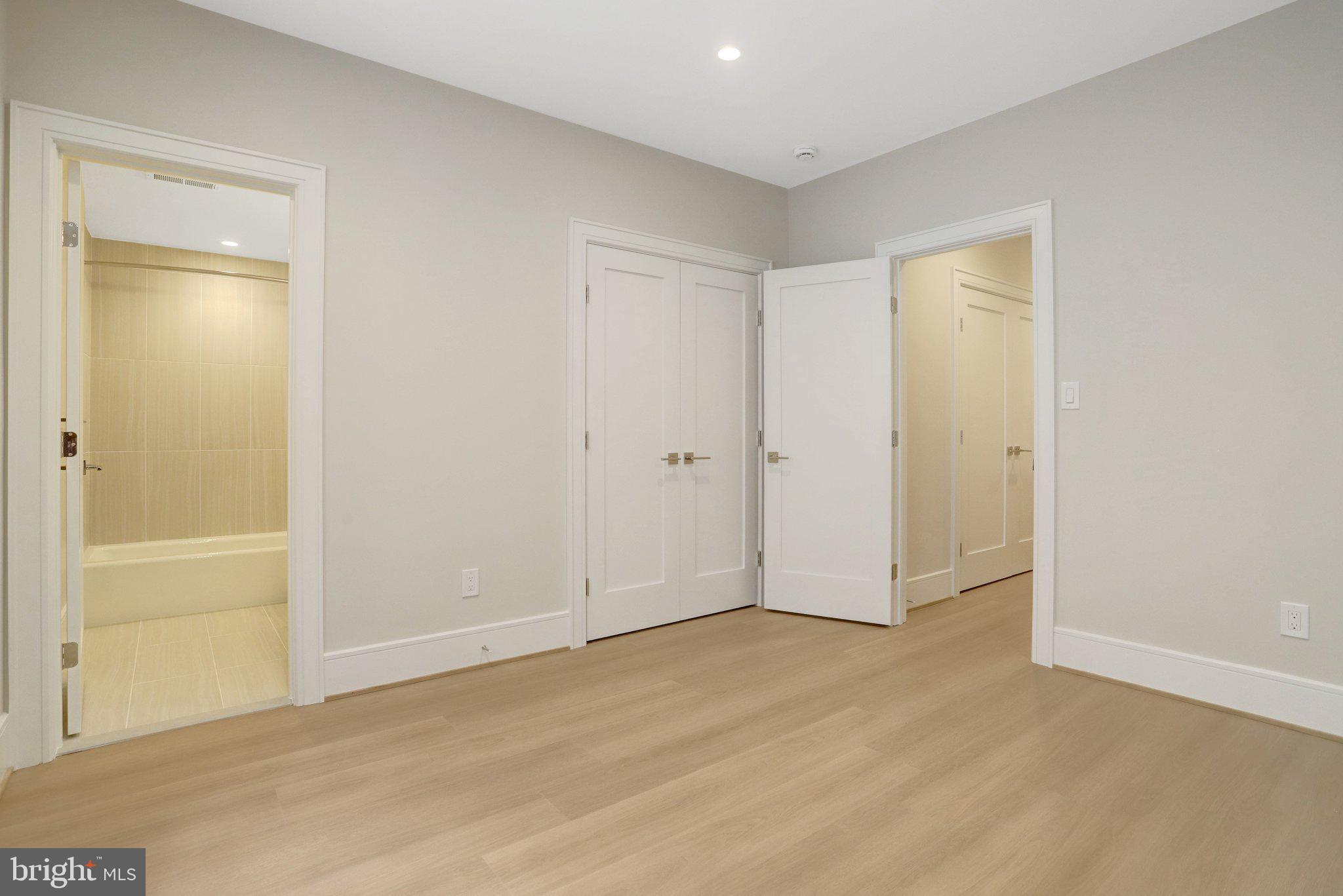 LEEWAY OVERLEE - Residential