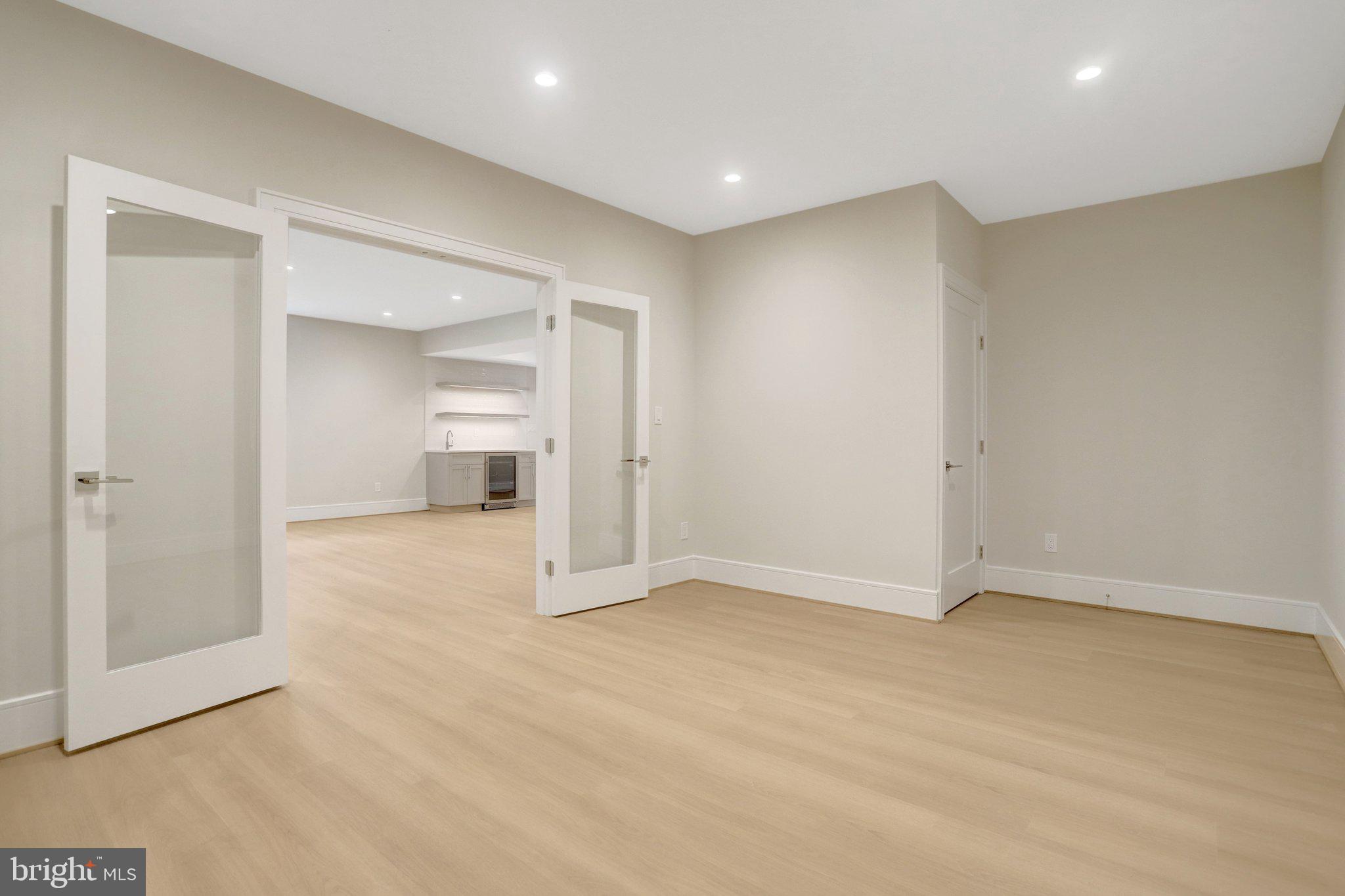 LEEWAY OVERLEE - Residential