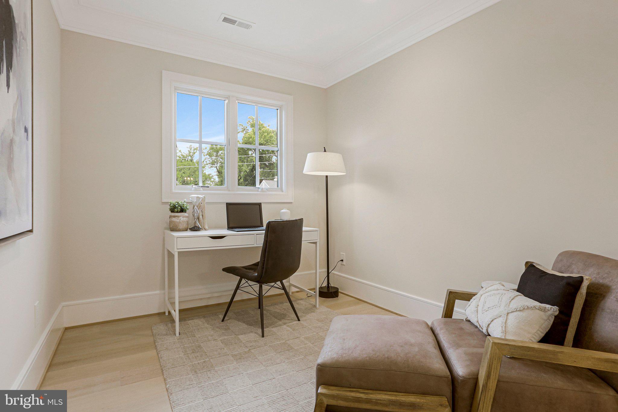 LEEWAY OVERLEE - Residential