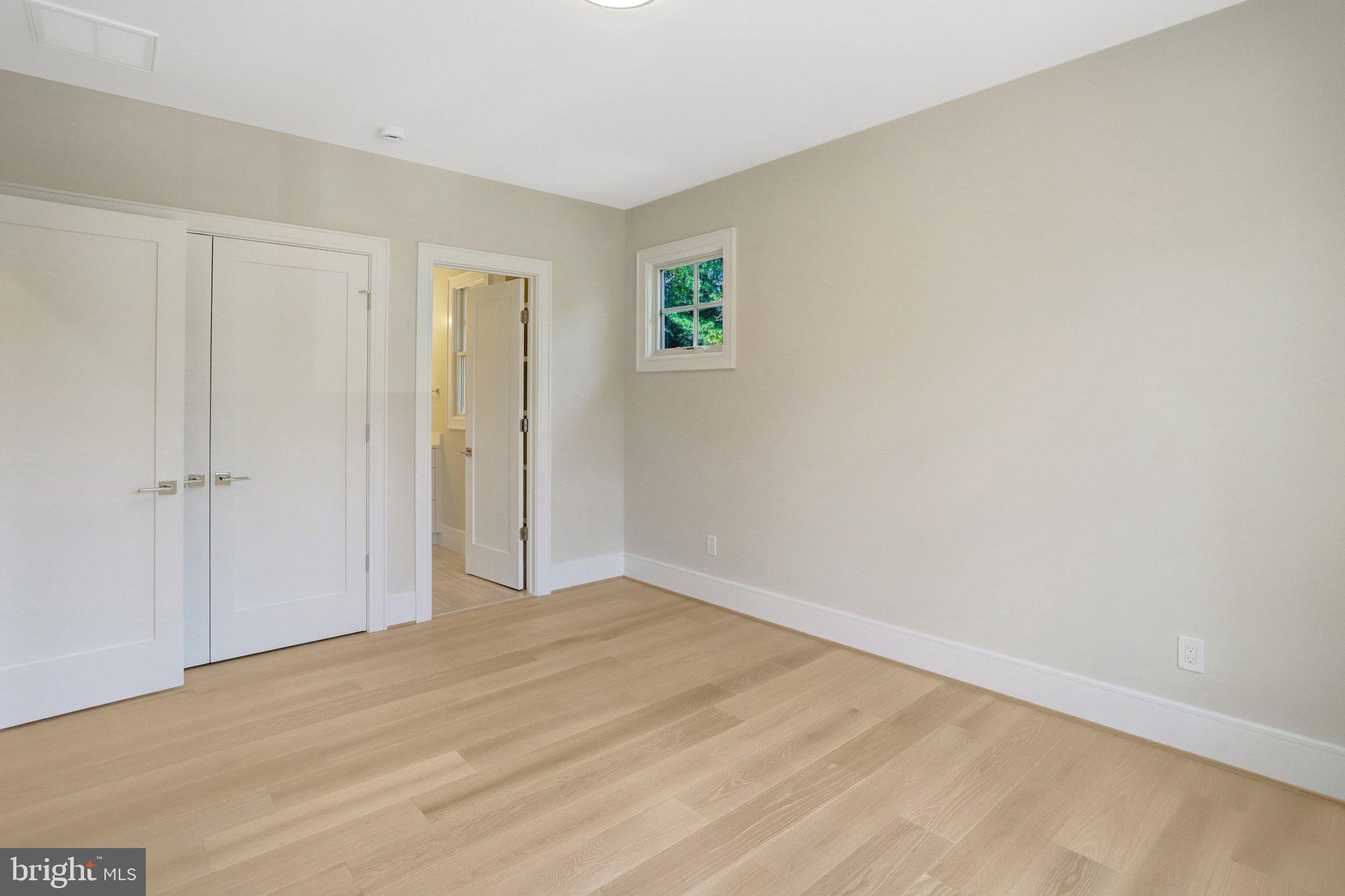 LEEWAY OVERLEE - Residential