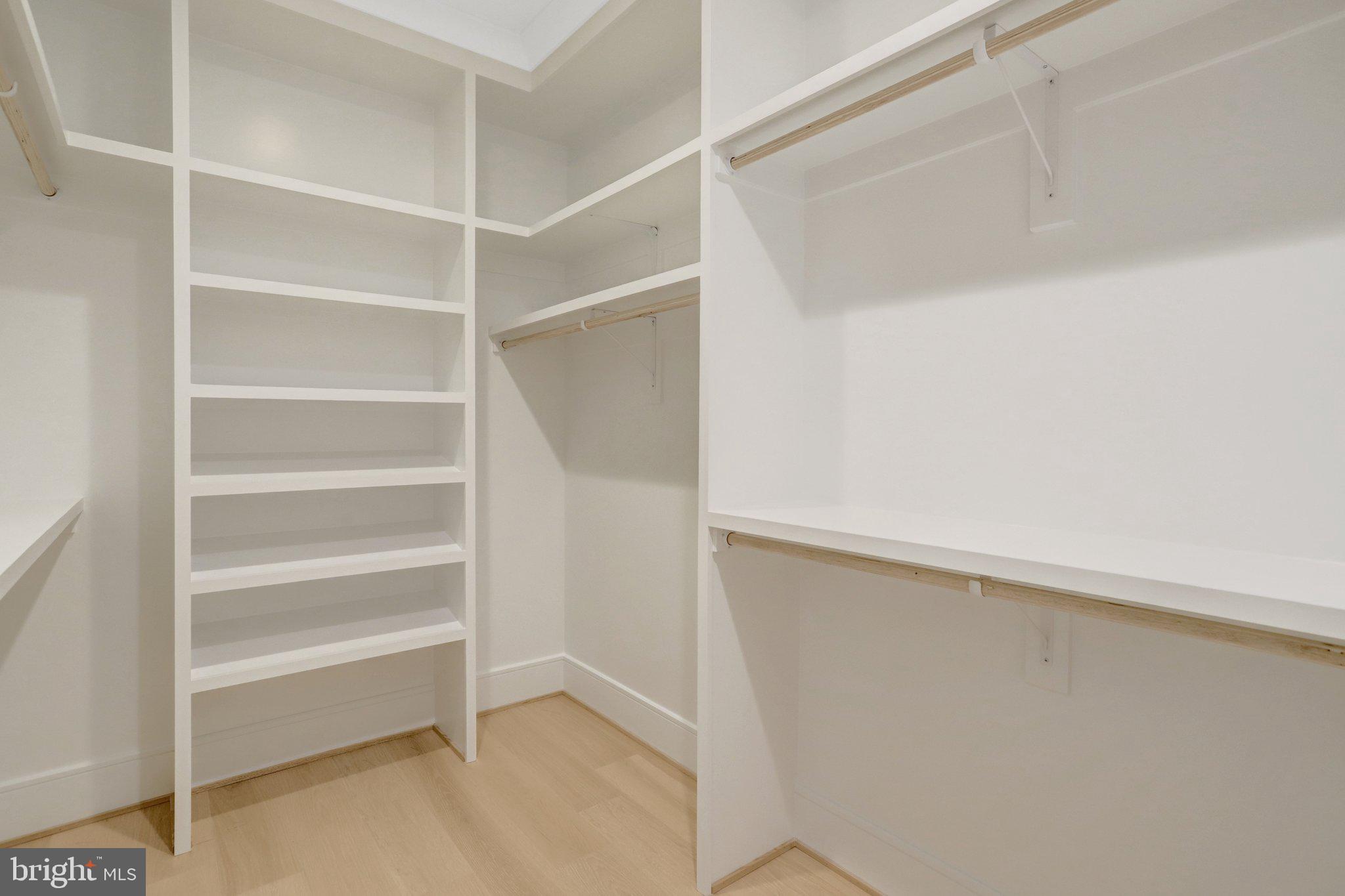 LEEWAY OVERLEE - Residential