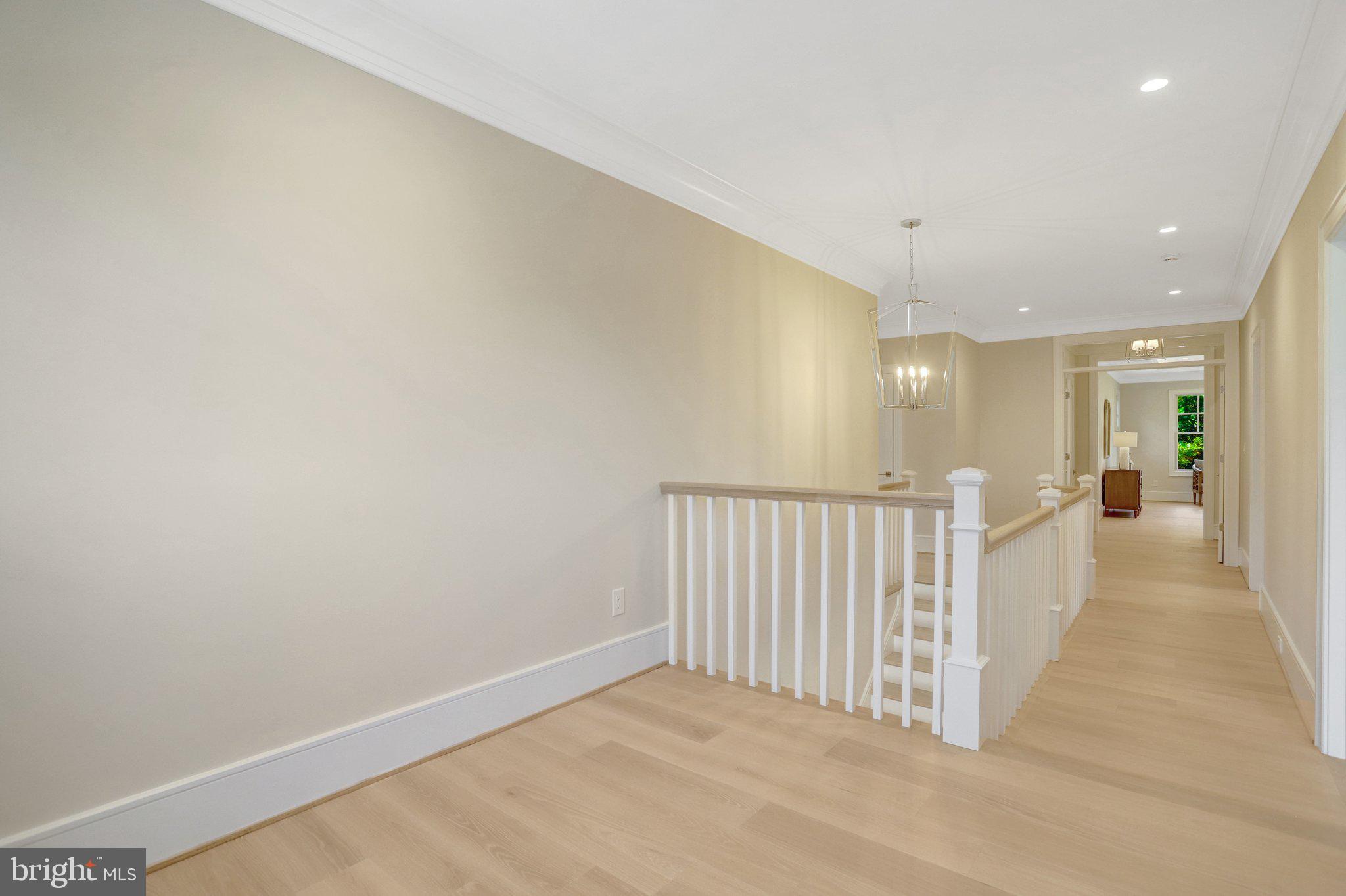 LEEWAY OVERLEE - Residential