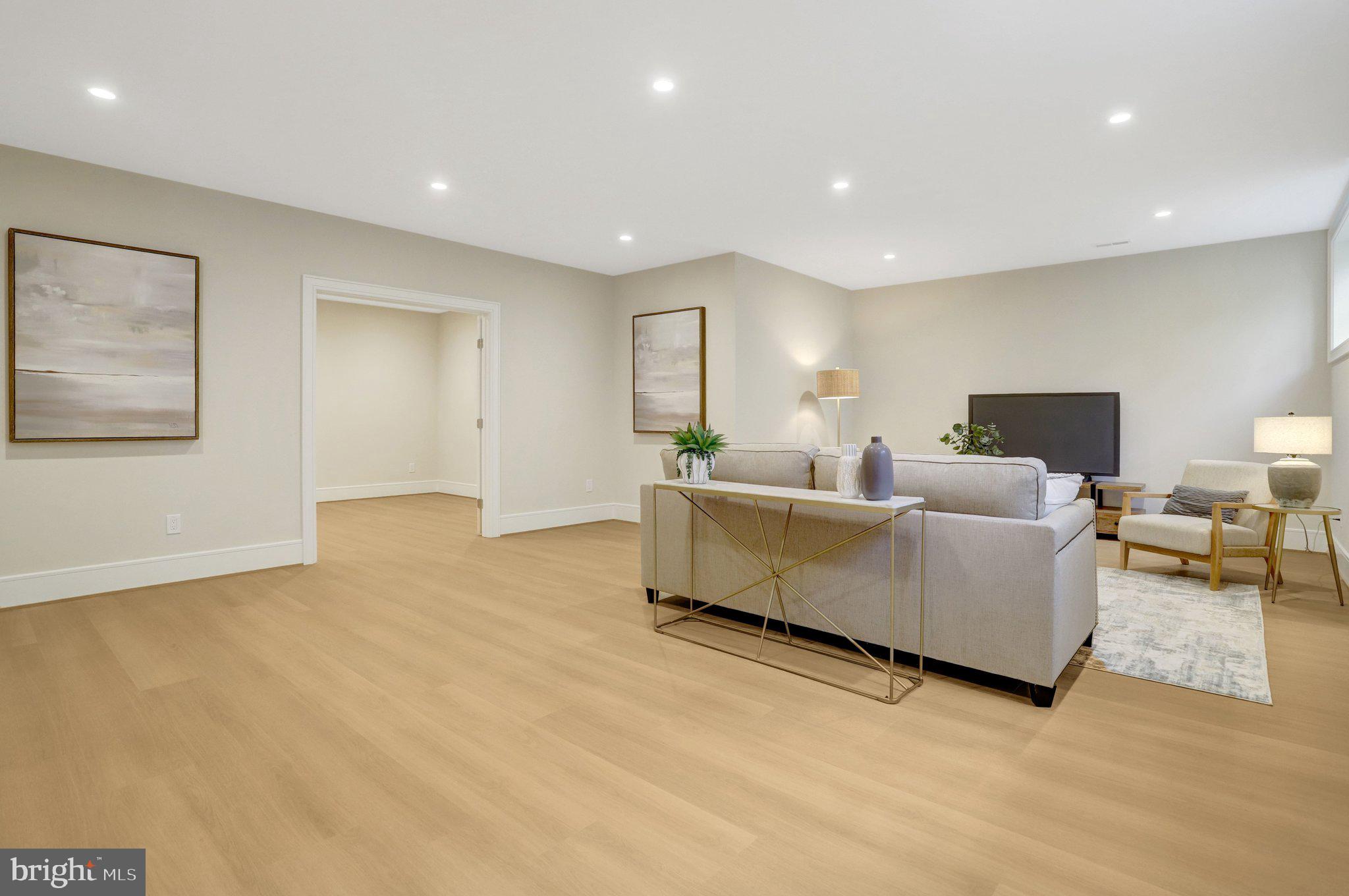 LEEWAY OVERLEE - Residential