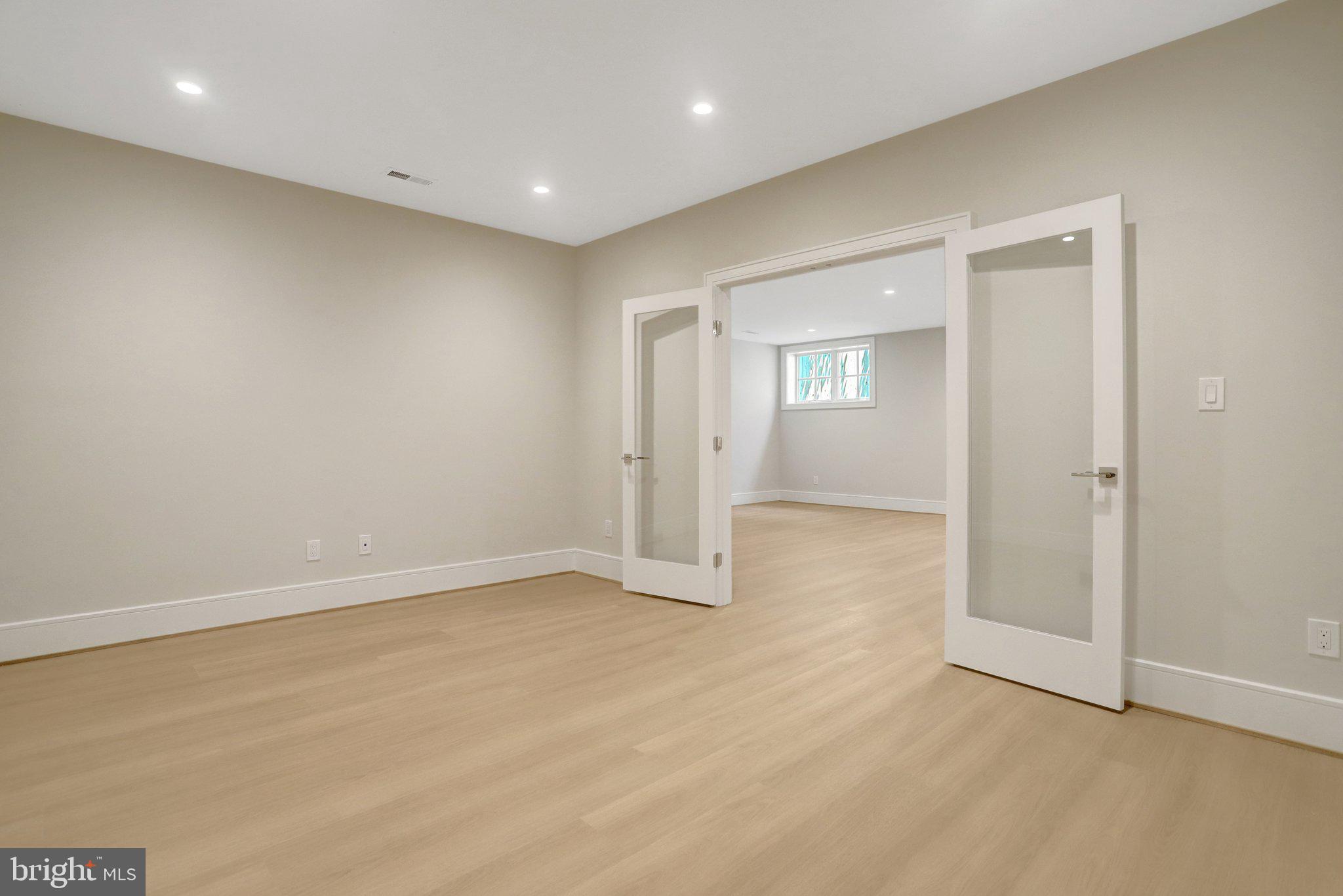 LEEWAY OVERLEE - Residential