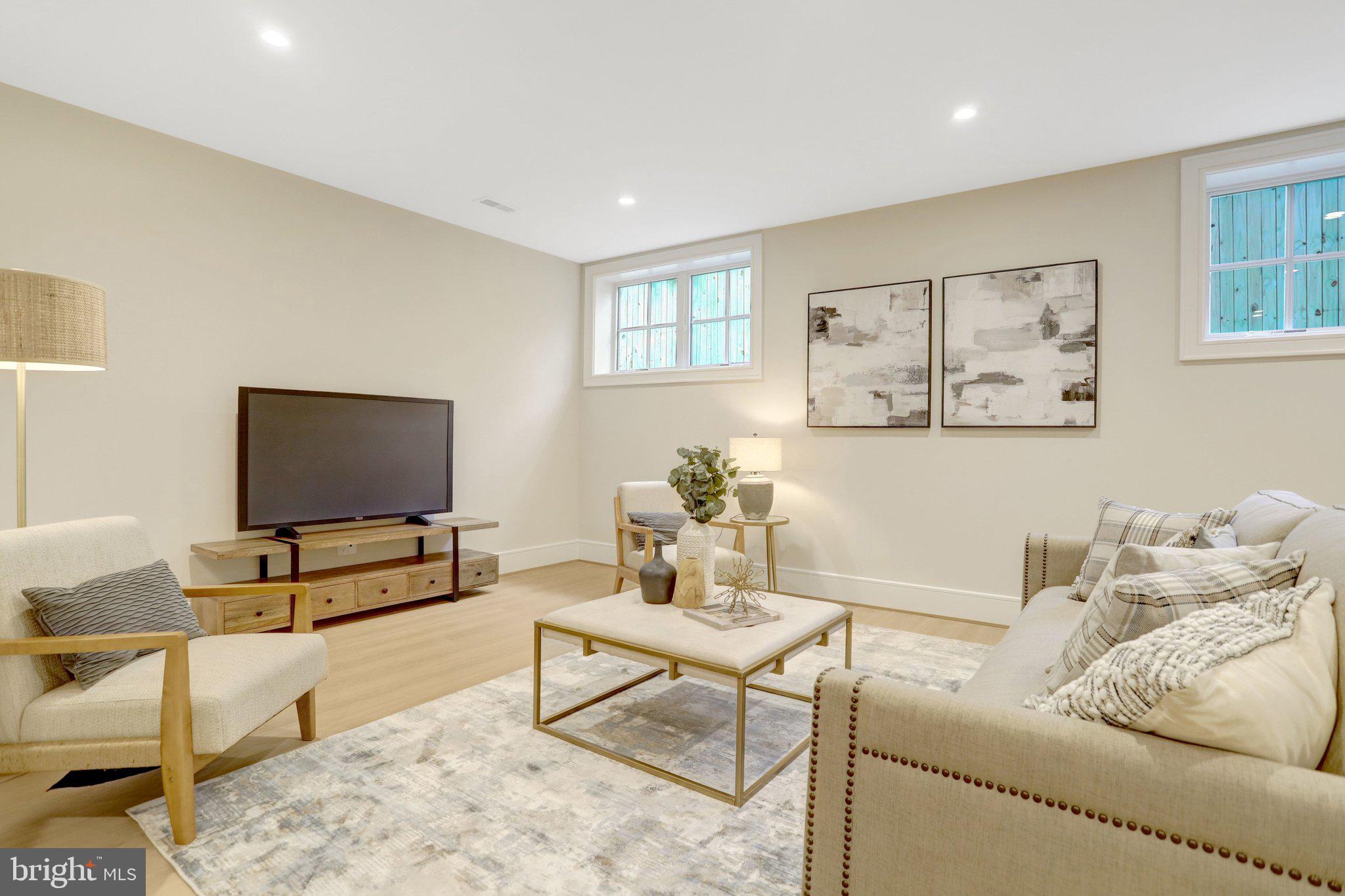 LEEWAY OVERLEE - Residential